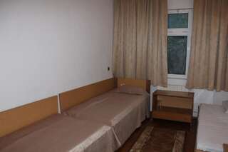Отель Hotel Briz 3 - Free Parking Варна Трехместный номер с балконом-1